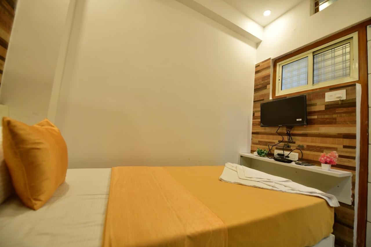 Hotel Surya Lodge 迈索尔 外观 照片