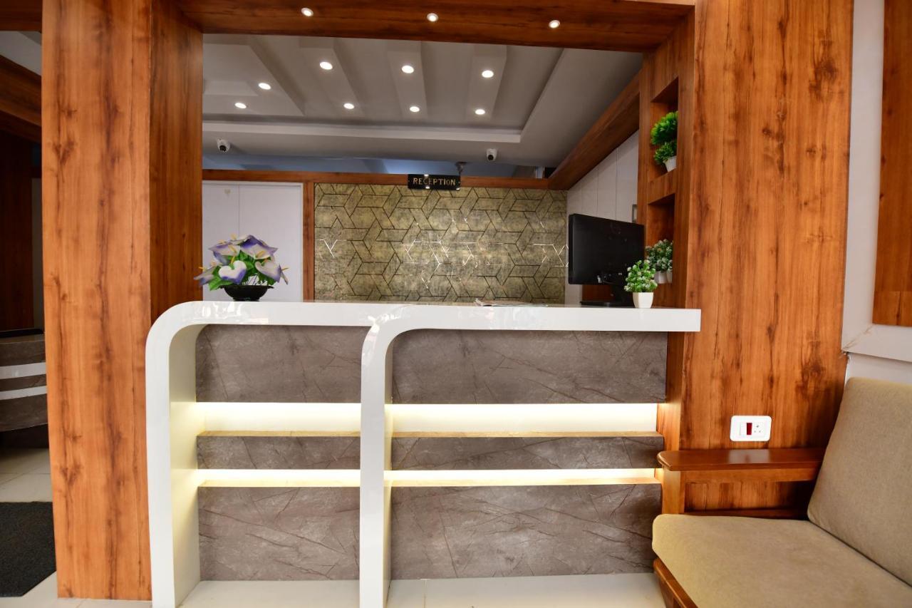 Hotel Surya Lodge 迈索尔 外观 照片
