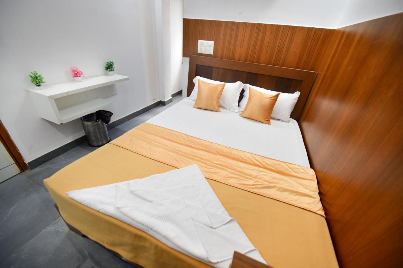 Hotel Surya Lodge 迈索尔 外观 照片