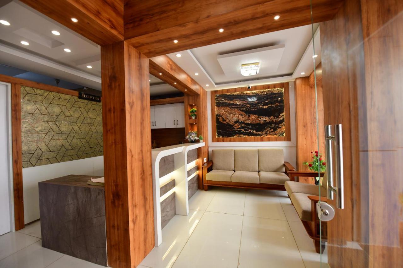 Hotel Surya Lodge 迈索尔 外观 照片