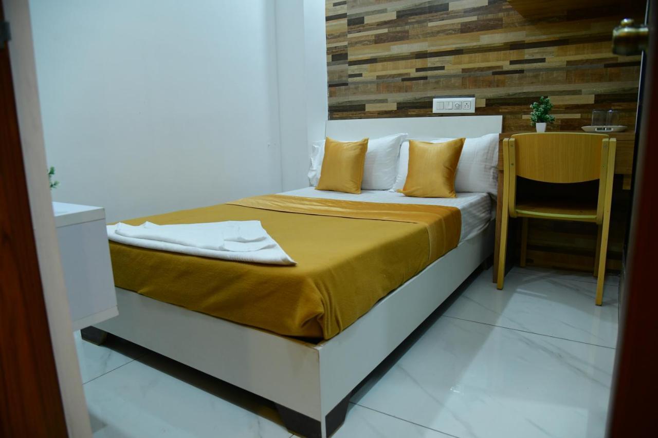 Hotel Surya Lodge 迈索尔 外观 照片