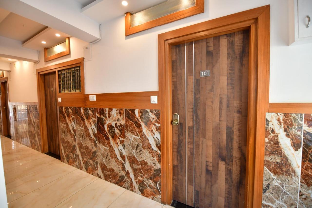 Hotel Surya Lodge 迈索尔 外观 照片