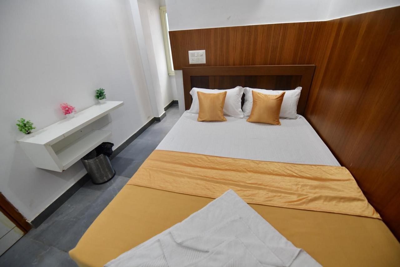 Hotel Surya Lodge 迈索尔 外观 照片
