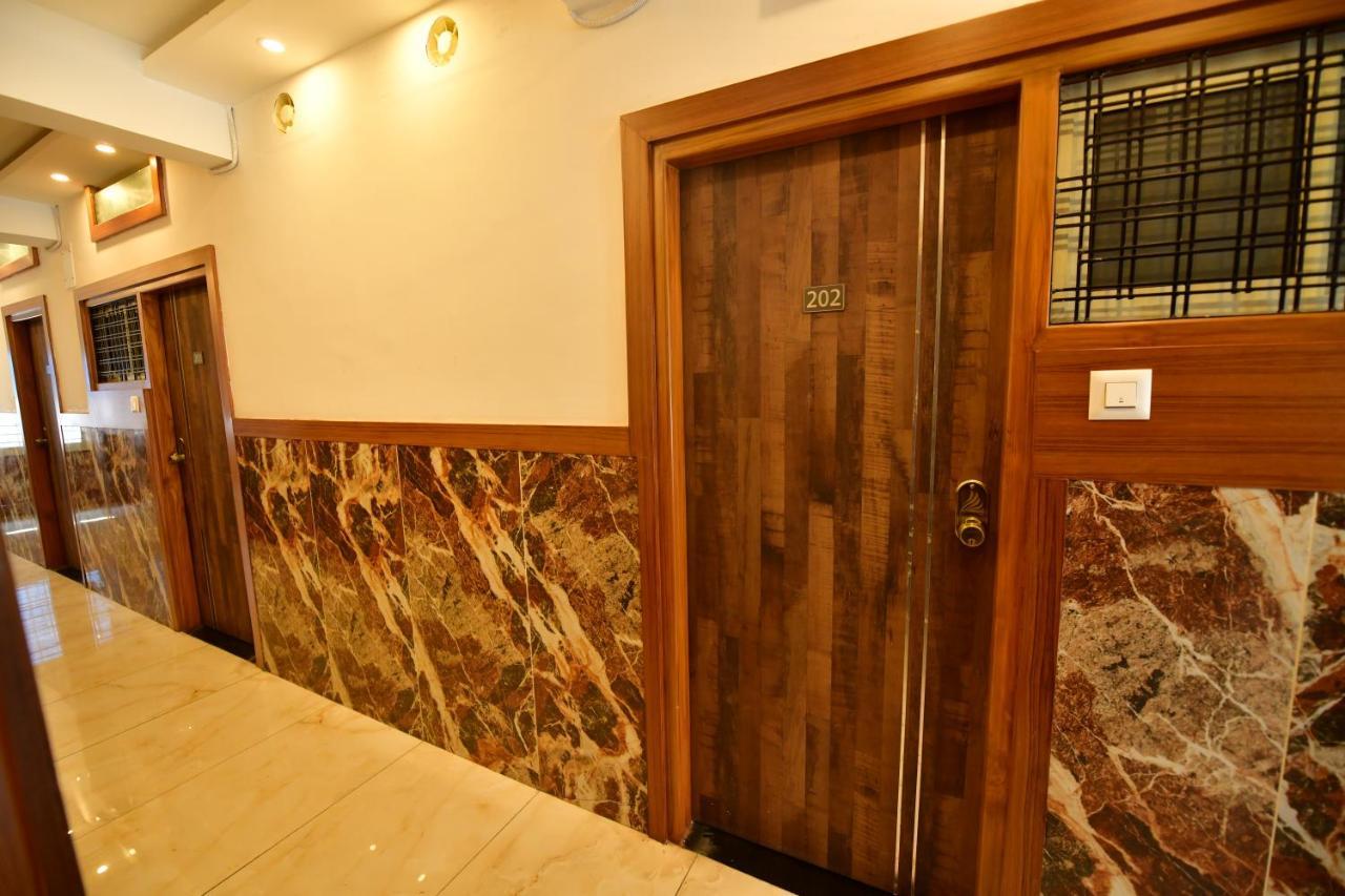 Hotel Surya Lodge 迈索尔 外观 照片