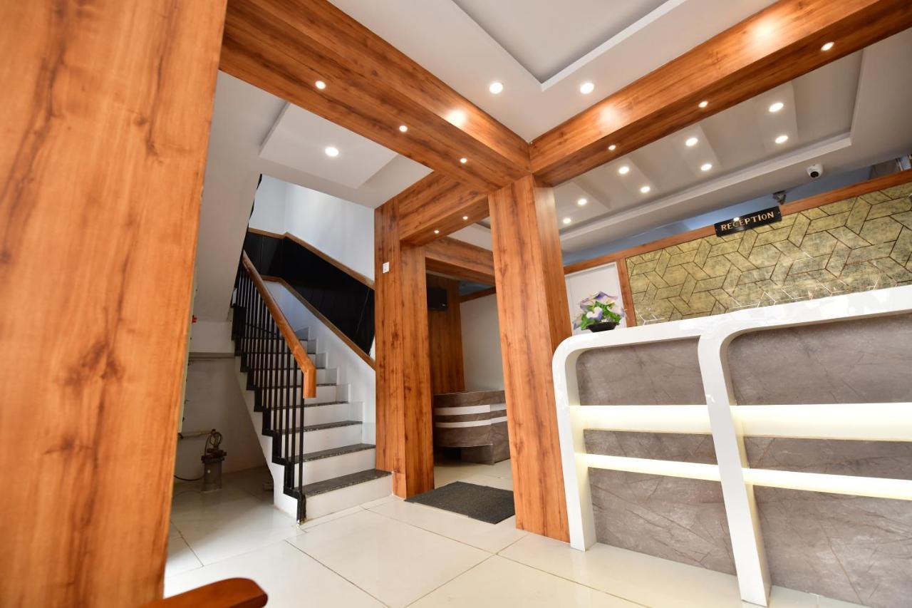 Hotel Surya Lodge 迈索尔 外观 照片