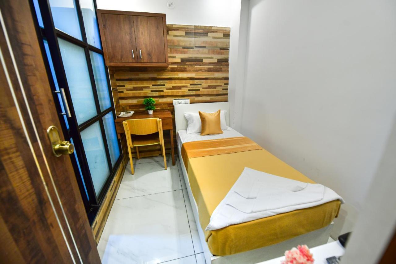 Hotel Surya Lodge 迈索尔 外观 照片