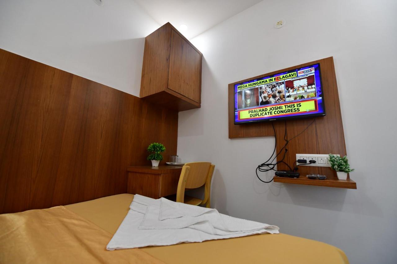 Hotel Surya Lodge 迈索尔 外观 照片