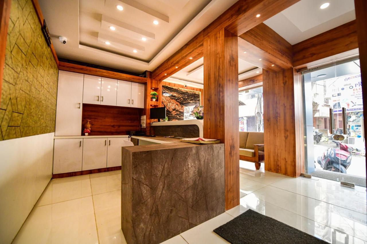 Hotel Surya Lodge 迈索尔 外观 照片