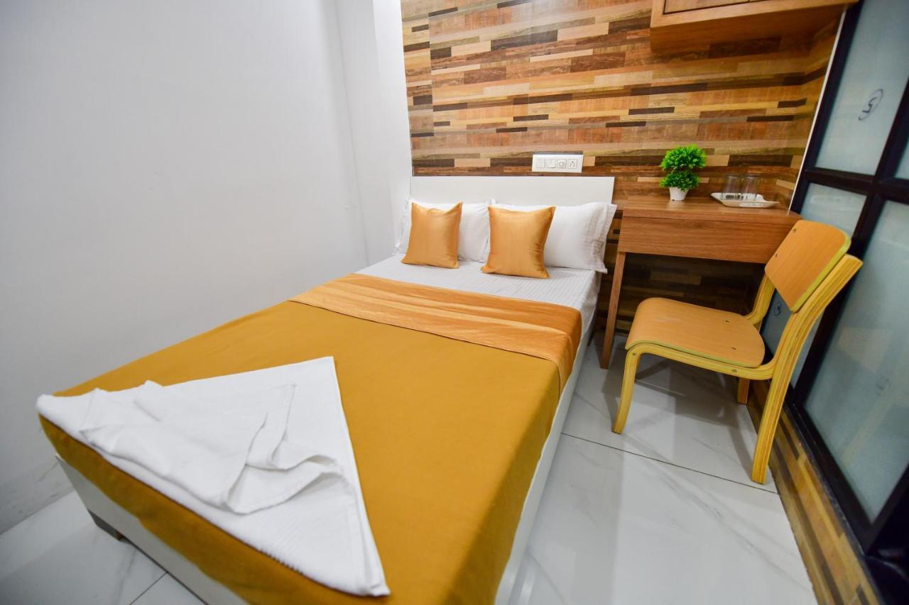 Hotel Surya Lodge 迈索尔 外观 照片